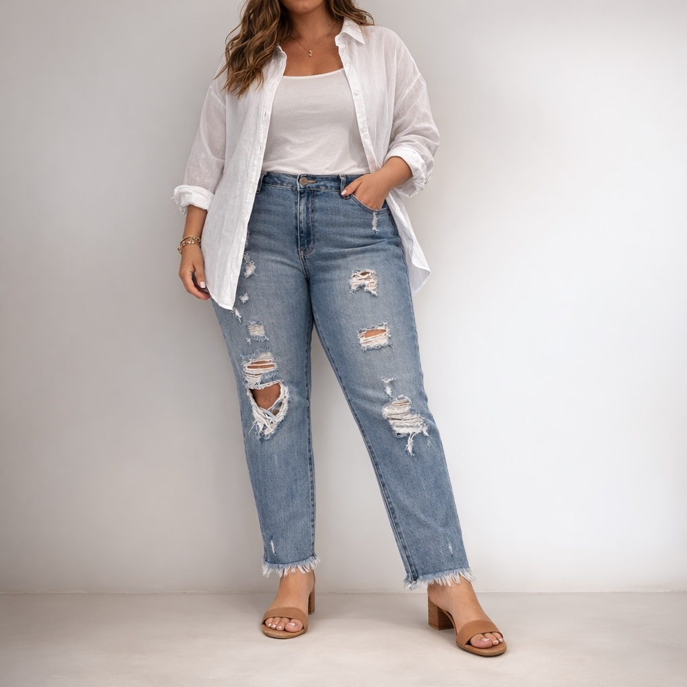 KanCan Light Blue Distressed Ankle Jeans